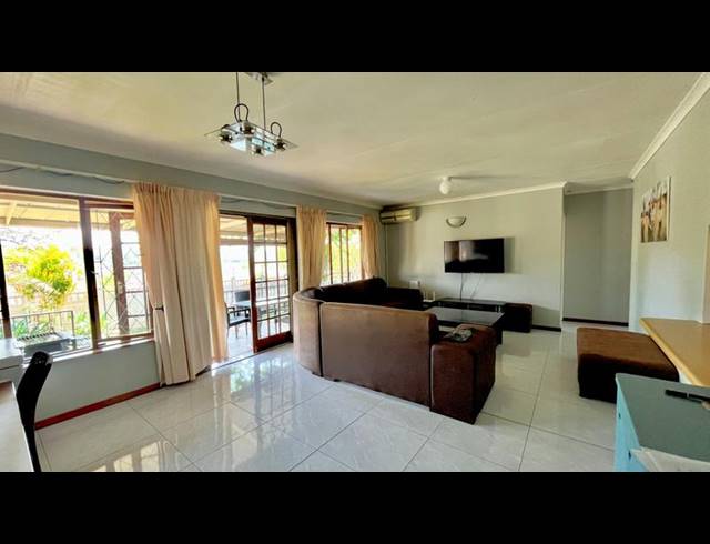 2 BEDROOM TOWNHOUSE FOR SALE IN BISLEY